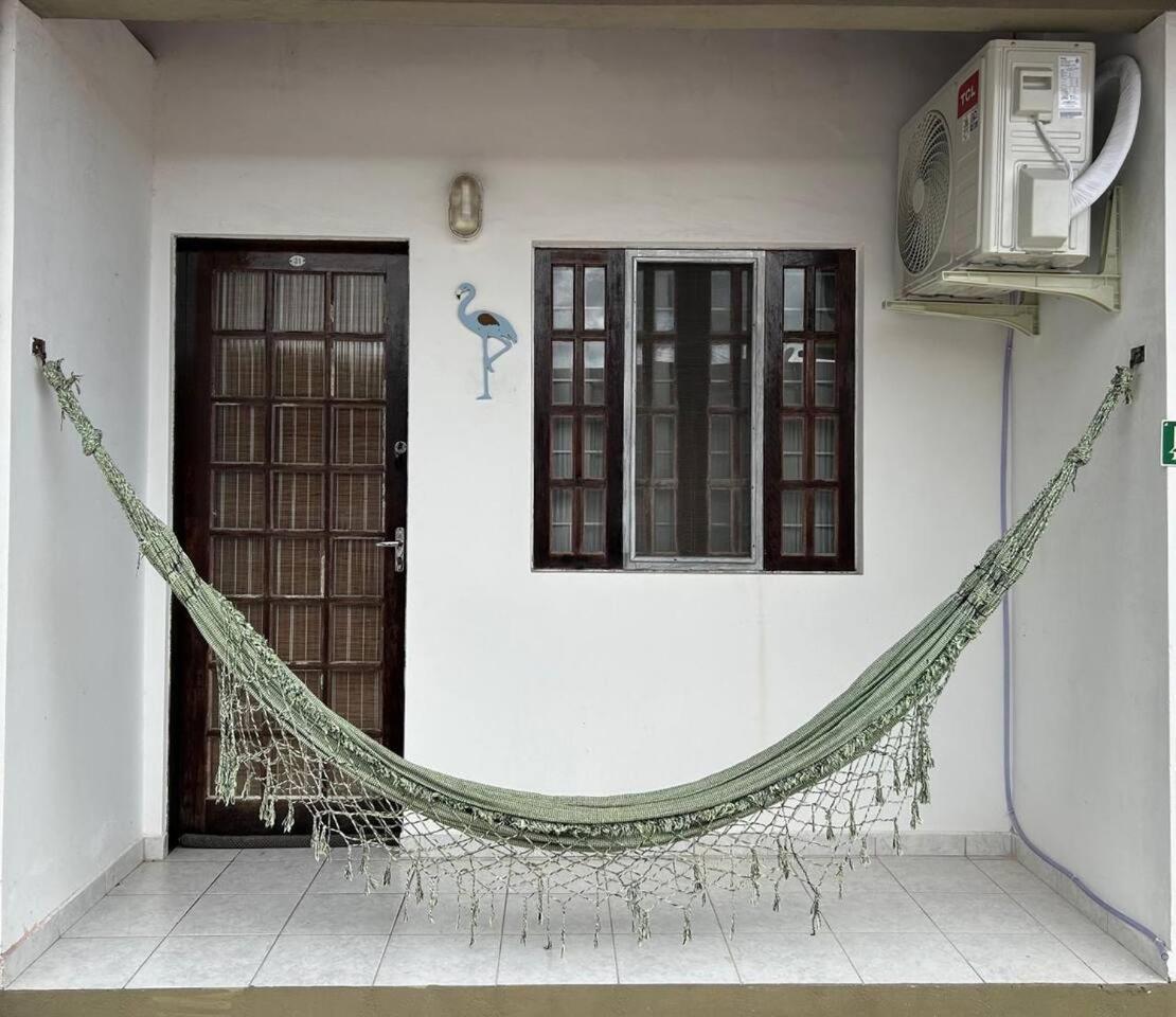 Kitnet Flamingo 31B Apartment Matinhos Ngoại thất bức ảnh